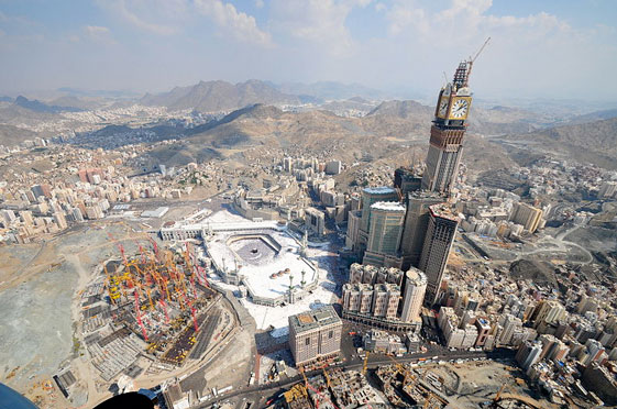 They_will_make_their_final_circulation_of_the_Kaaba,_in_what_is_known_as_the_Farewell_Tawaf_before_heading_back_to_their_respective_homes_across_the_globe._-_Flickr_-_Al_Jazeera_English